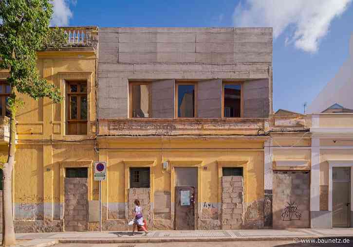 Und wo ist jetzt die Eingangstür? - Umbau in Las Palmas de Grand Canaria von Xstudio