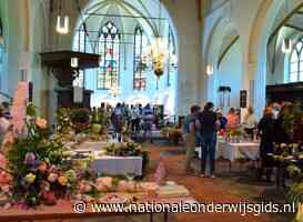 Mbo-studenten Aeres Velp verrassen met prachtige bloemstukken in Dorpskerk