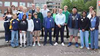 Deze acht tieners zitten één dag op de stoel van  CEO: “Mmm, later misschien toch gewoon als werknemer aan de slag”