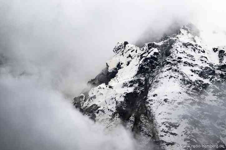Schweizer Bergsturz bringt einen Gletscher stark unter Druck