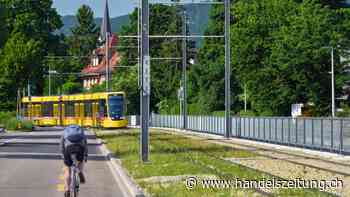 Baselbieter Tramlinie erhält 1 Kilometer langen Solarzaun