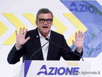 Calenda: "Smettere di fumare? Non ci penso proprio. I politici con la sigaretta erano migliori"