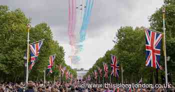 You can see the Red Arrows this weekend in London - Exact time of flypast