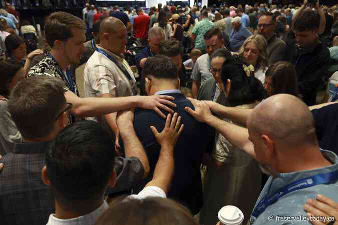 Southern Baptists overwhelmingly call for a ban on gay marriage