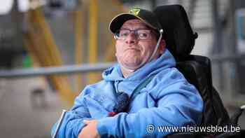 “Als er een bal rolt of beweegt, heb ik het gezien”: na 23 jaar als diehard fan werkt Kris nu ook voor zijn favoriete club