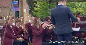 Gary Stewart and Easingwold Town Band delight audiences in marketplace