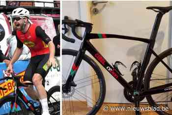 Terwijl hij overwinning van wielerwedstrijd viert, stelen dieven zijn dure koersfiets: “Ze wisten heel goed wat ze moesten hebben”
