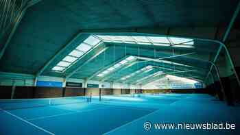 Tennisclub Forest Hills houdt uitverkoop: scheidsrechtersstoelen, springkastelen en padelkooien moeten weg