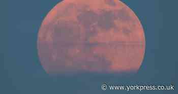 Rare full moon 'stuns' in UK skies - last chance to see Strawberry Moon today