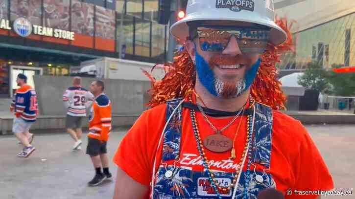 Edmonton Oilers fan paints hundreds of faces per game while taking in the action