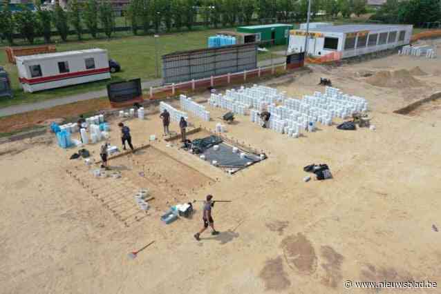 Voetbalveld geeft geheimen uit prehistorie prijs: “Oudste menselijke restanten zijn artefacten in vuursteen”