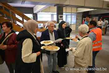 Enkele tientallen mensen maken kennis met werking socio-cultureel centrum: “Zitten met veel vragen”