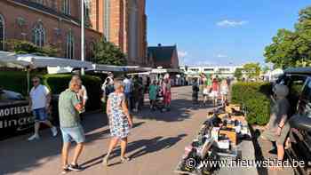 Avondmarkt tovert Kerkplein om tot zomerse ontmoetingsplek
