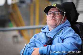 “Als er een bal rolt of beweegt, heb ik het gezien”: na 23 jaar als supporter krijgt Kris een job bij zijn favoriete voetbalclub