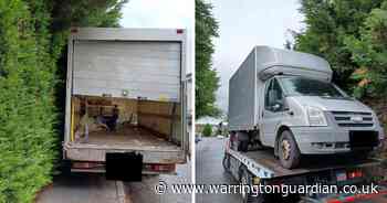 Police remove van from street and issue fines to other vehicles blocking pavement