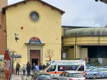 "Brucerai all'inferno". Insulti e odio contro il sindaco che sgombera la parrocchia dei migranti