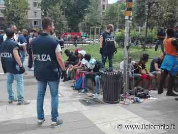 Blitz contro i trafficanti di migranti grazie al click day. Meloni: "Denunciato tutto un anno fa"