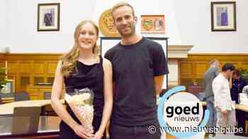 Kunstenaar Bas Pattyn stelt kunstwerk voor dat speciaal ontworpen werd voor Lomak in Tessenderlo