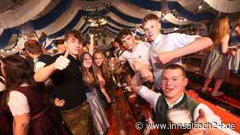 Super gefeiert mit den Bergdachsen – Partystimmung auf dem Neumarkter Volksfest