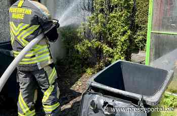 FW Hünxe: Heckenbrand gegenüber der Feuerwache