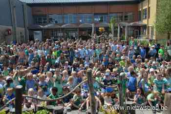 Basisschool De Kei huldigt blauwgroene speelplaats in