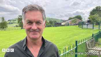 Cynghorydd yn cyhuddo cabinet o anwybyddu rhybudd am gapasiti ysgol