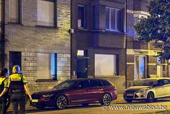 Onbekende plakt explosief tegen voordeur in Deurne: politie start onderzoek