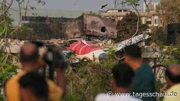 Weitere Leichen nach Flugzeugabsturz in Indien geborgen - 270 Tote