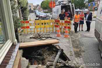 Waterlek veroorzaakt enorm zinkgat in Brugge: aanpalende woning moet niet gestut worden