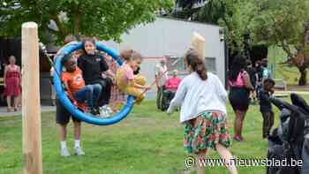 Vernieuwd speelplein ‘t Hofke feestelijk geopend: “De meisjes hielden tijdens het ontwerpen met iedereen rekening”