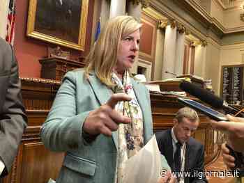 Si finge poliziotto e spara a due politici locali: è caccia all'uomo in Minnesota