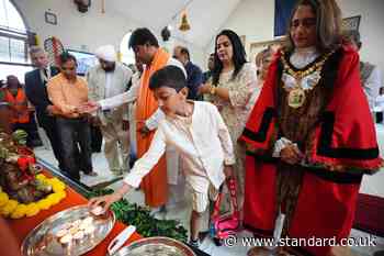 Community visibly emotional during candlelit vigil for Air India crash victims