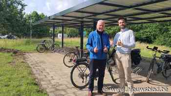 Beschadigde luifel maakt plaats voor moderne fietsenstalling