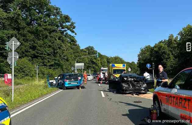 LPI-EF: Unfall mit drei Verletzten Personen und zwei nicht mehr fahrbereiten PKW