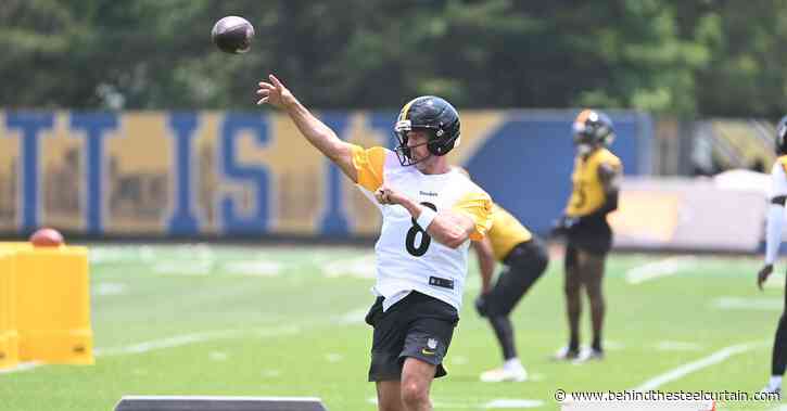 Mike Tomlin hosts Aaron Rodgers to cookout