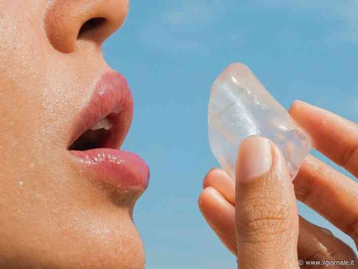 Cubetti di ghiaccio, ecco perché è meglio non mangiarli