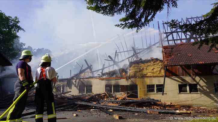 Stall mit Kühen und Rindern komplett abgebrannt