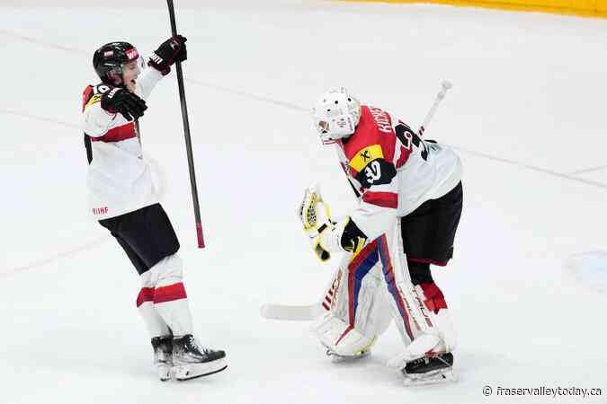 Canadiens sign forward Vinzenz Rohrer to three-year, entry-level contract