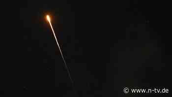 Bevölkerung soll in Schutzräume: Iran feuert neue Raketenwelle auf Israel ab