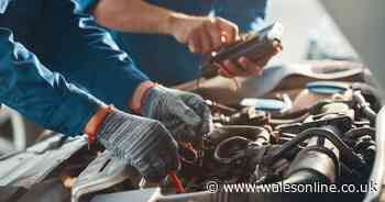 College lecturer 'slept while at work and called students 'd***heads'