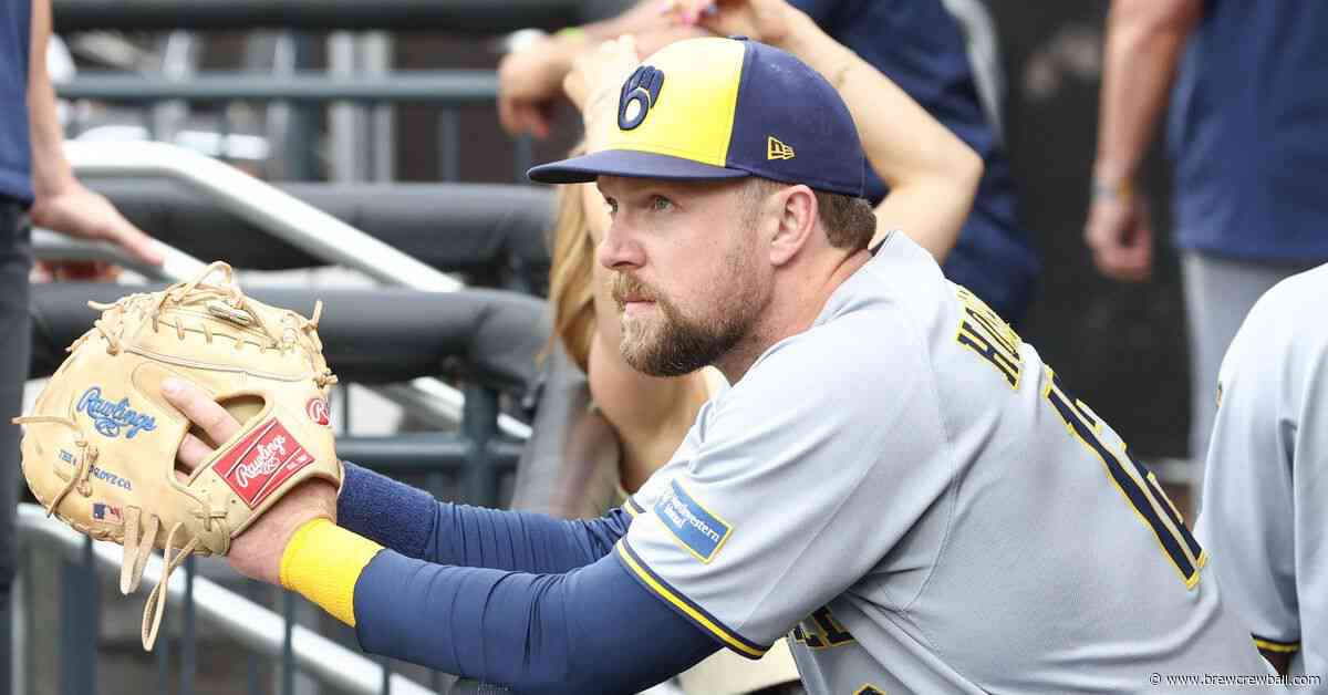 Brewers’ Rhys Hoskins suffers left thumb sprain, will head to injured list