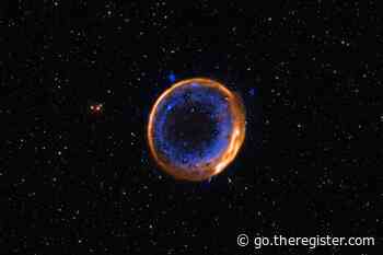 Double-detonation supernova could explain why the universe is full of candles