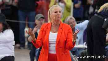 Ablauf im „ZDF-Fernsehgarten“ bringt Andrea Kiewel aus dem Tritt: „Jetzt doch nicht?