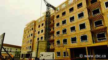 1 man dead, another injured after a crane accident at Saskatoon construction site