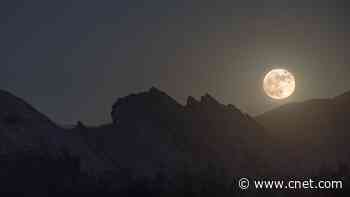 Here's How to Marvel at Mars, Venus and July's Spectacular Buck Moon