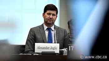 Decades-old problems are plaguing federal contracting system, watchdog says