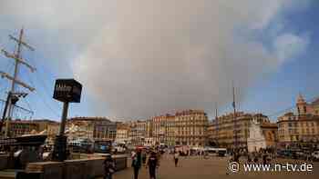 Zweitgrößte Stadt Frankreichs: Waldbrand erreicht Stadtrand von Marseille