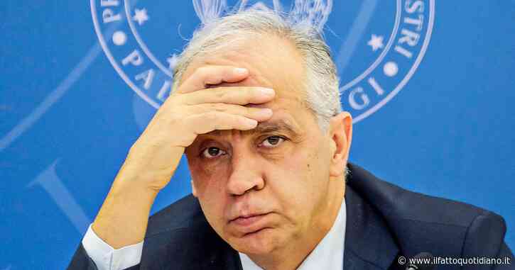 Piantedosi respinto dalla Libia insieme al commissario Ue Brunner: “Non graditi”. Ironia dell’opposizione