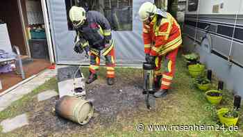 Brennende Gasflasche am Campingplatz löst Großeinsatz aus