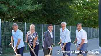 Feierlicher Spatenstich: Ausbau des Frühlinger Spitz‘ in Traunreut gestartet